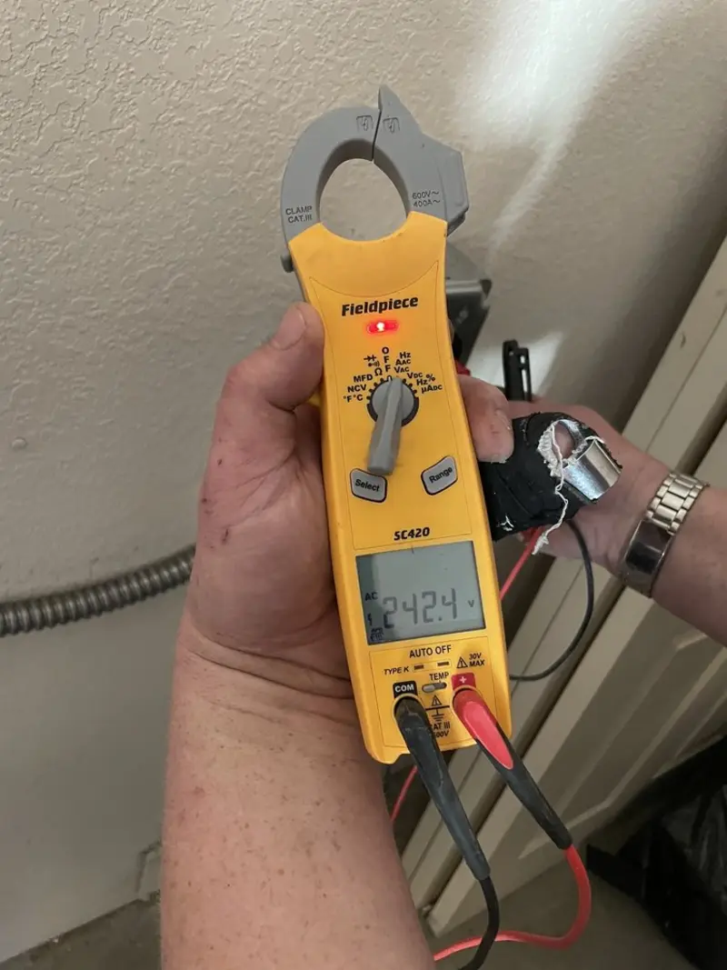 Voltage testing with clamp meter during Aluminum Wiring Replacement in Northbridge